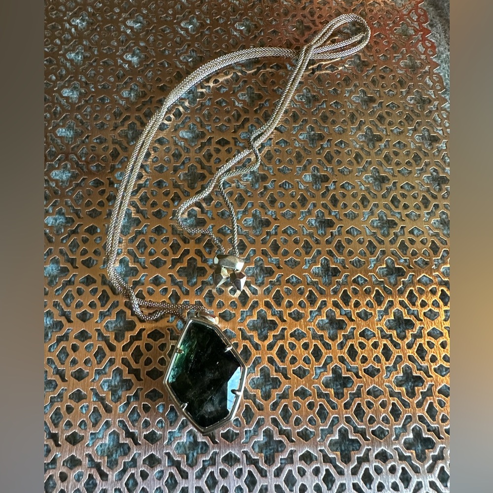 Kendra Scott sage mica Kalani necklace